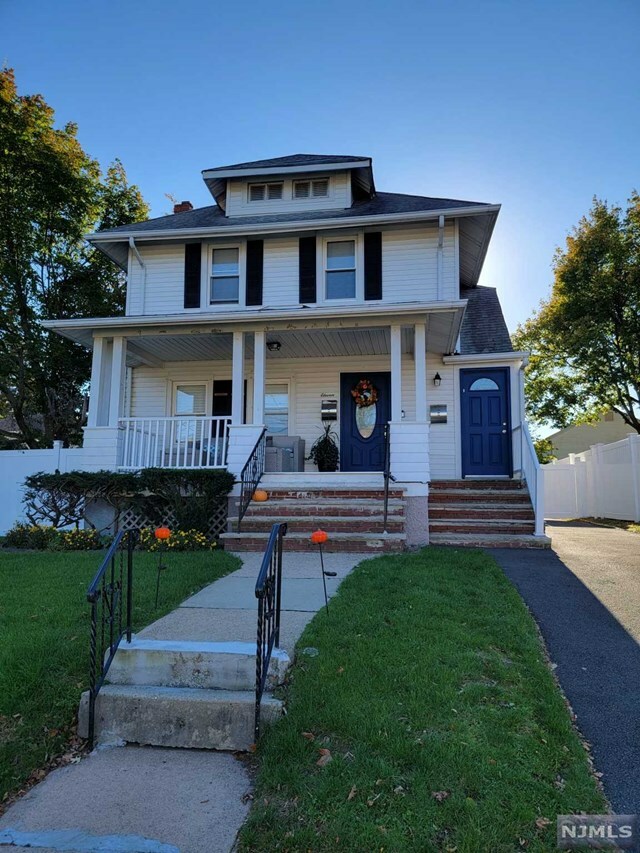 Property Photo:  11 Chestnut Street 2  NJ 07662 