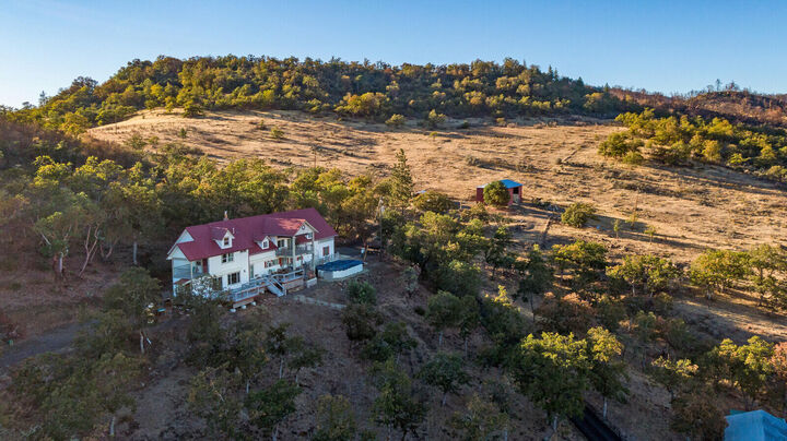 1285 S Obenchain Road  Eagle Point OR 97524 photo