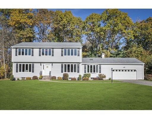 Property Photo:  3 Robinswood Way  MA 01810 