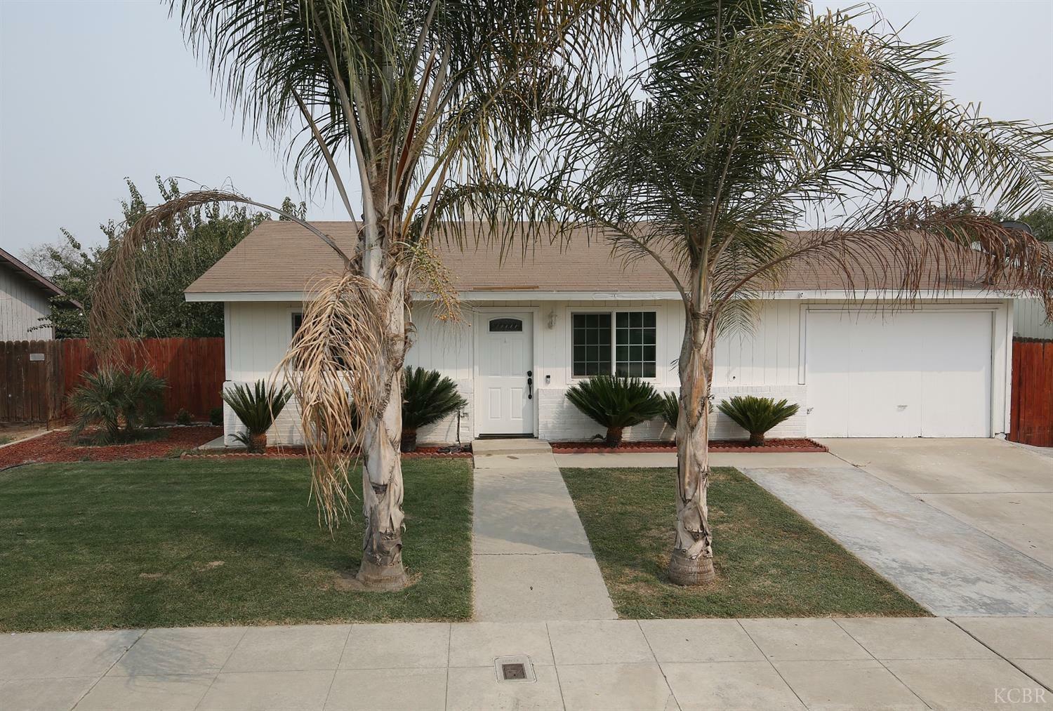 Property Photo:  20808 S Renn Avenue  CA 93242 