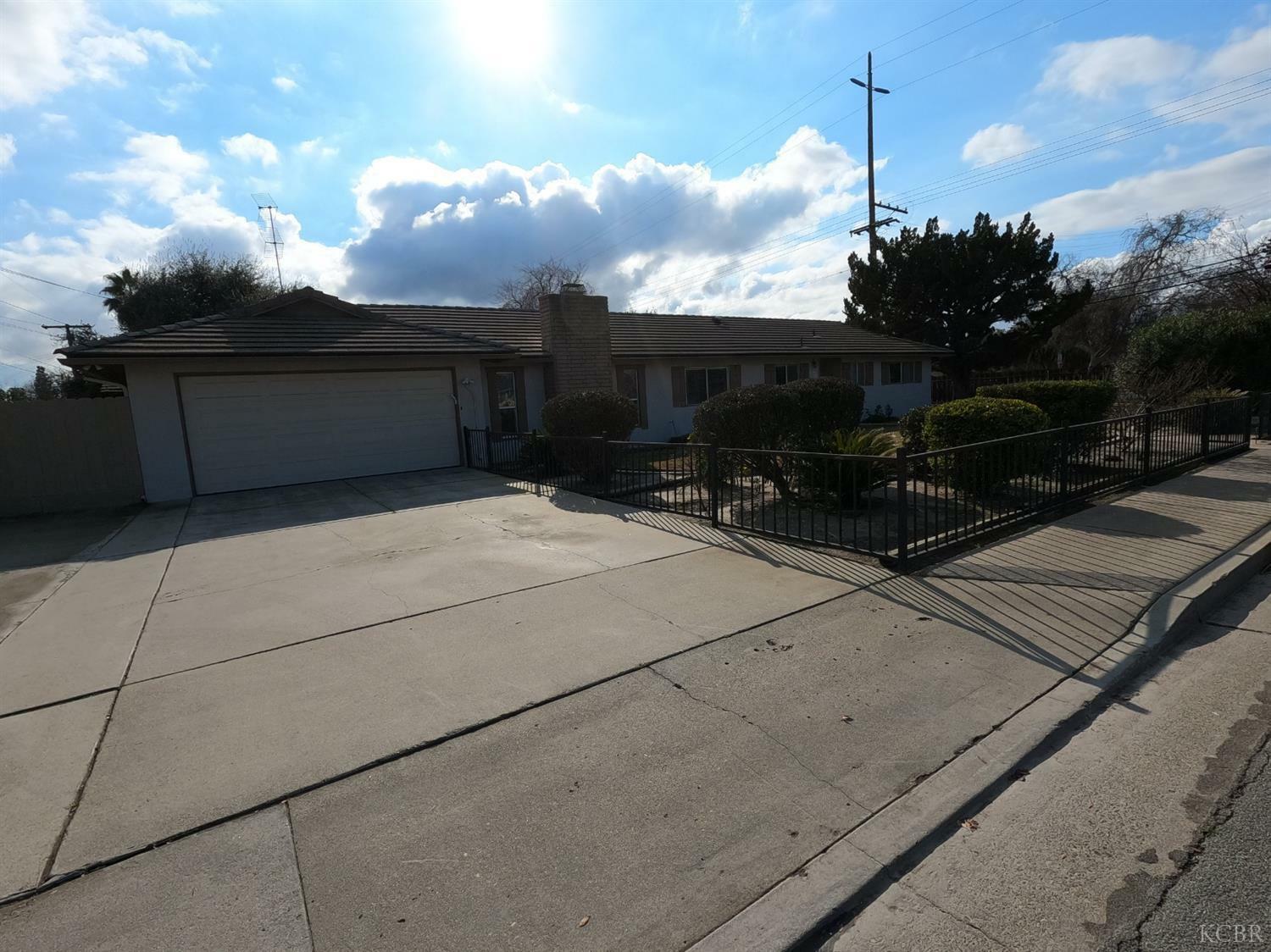 Property Photo:  621 W Cortner Street  CA 93230 