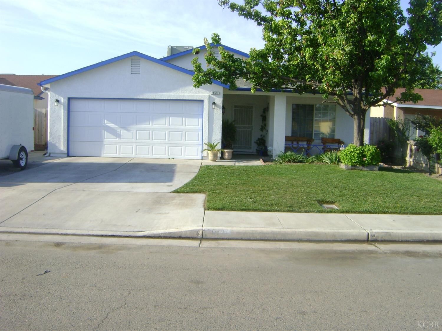 Property Photo: 953 Alder Avenue 93212