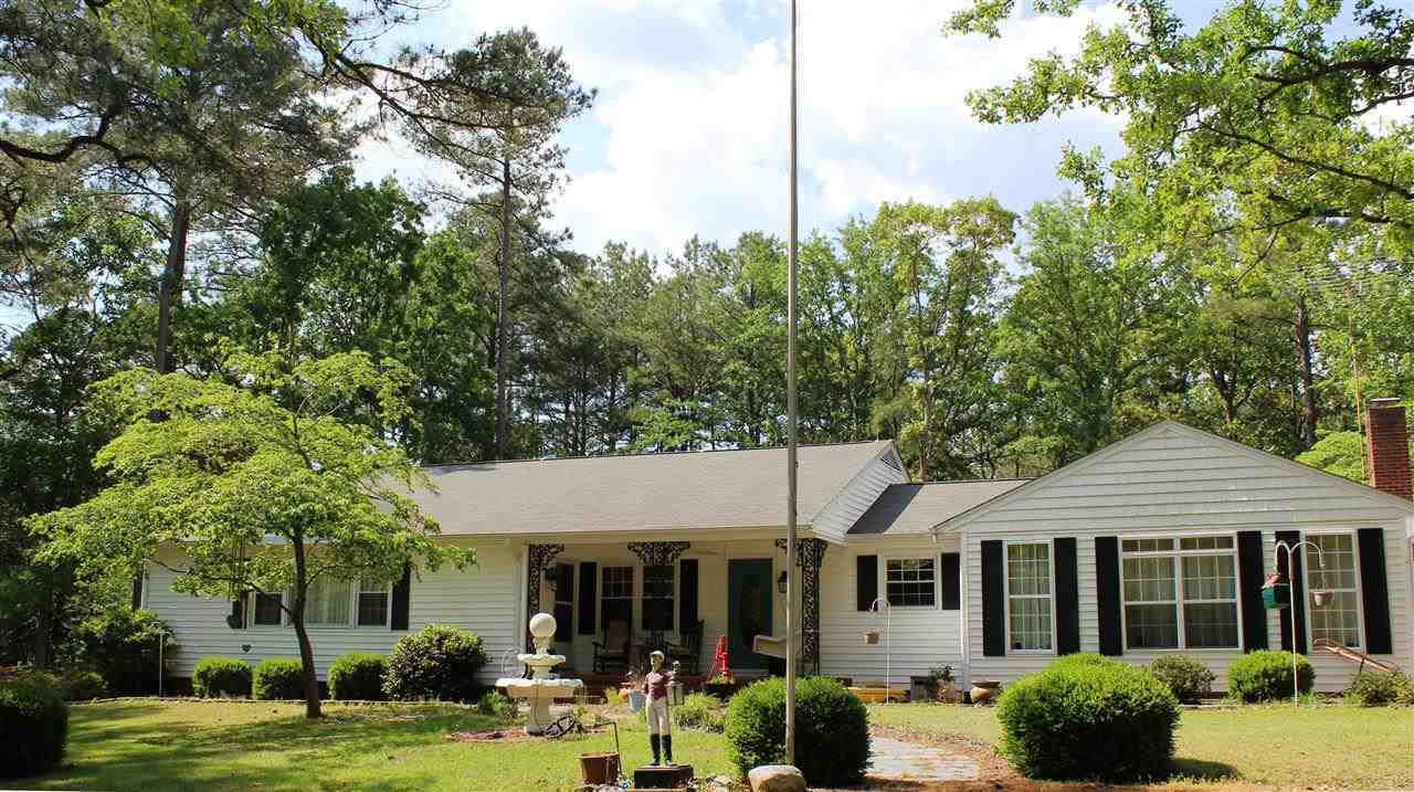 Property Photo: 2043 Linden Road NC 28374