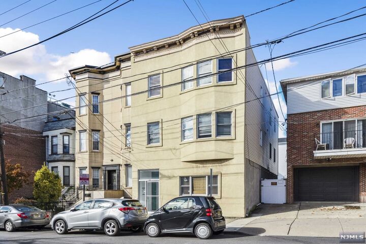 1099 Summit Avenue 1  Jersey City NJ 07307 photo