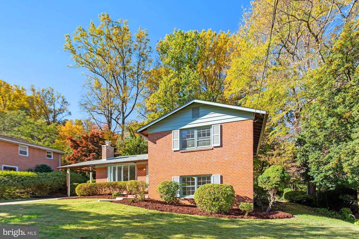 Property Photo:  3806 Ivydale Drive  VA 22003 