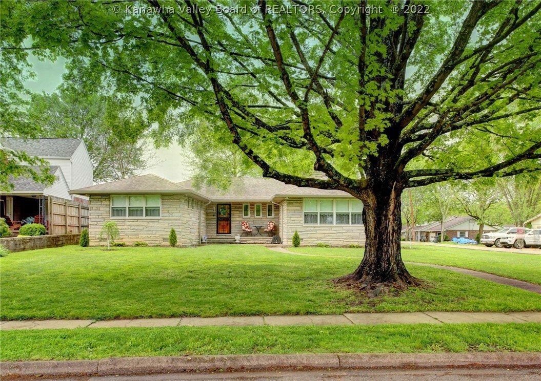 Property Photo: 1073 Highland Drive WV 25177
