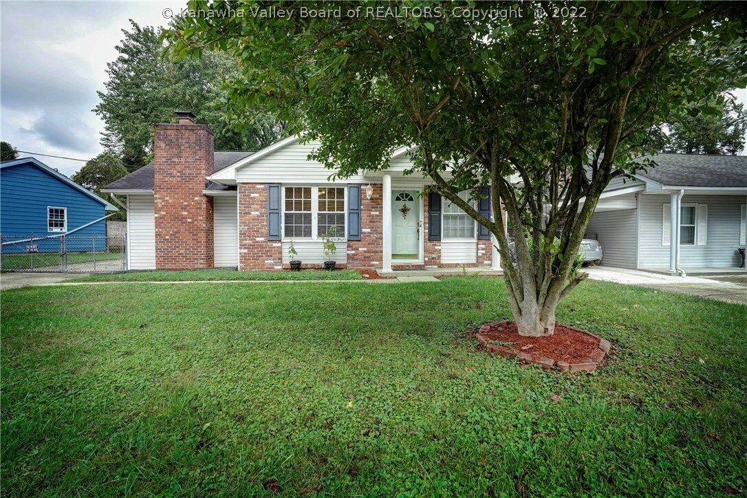 Property Photo:  5008 Kilarney Way  WV 25313 