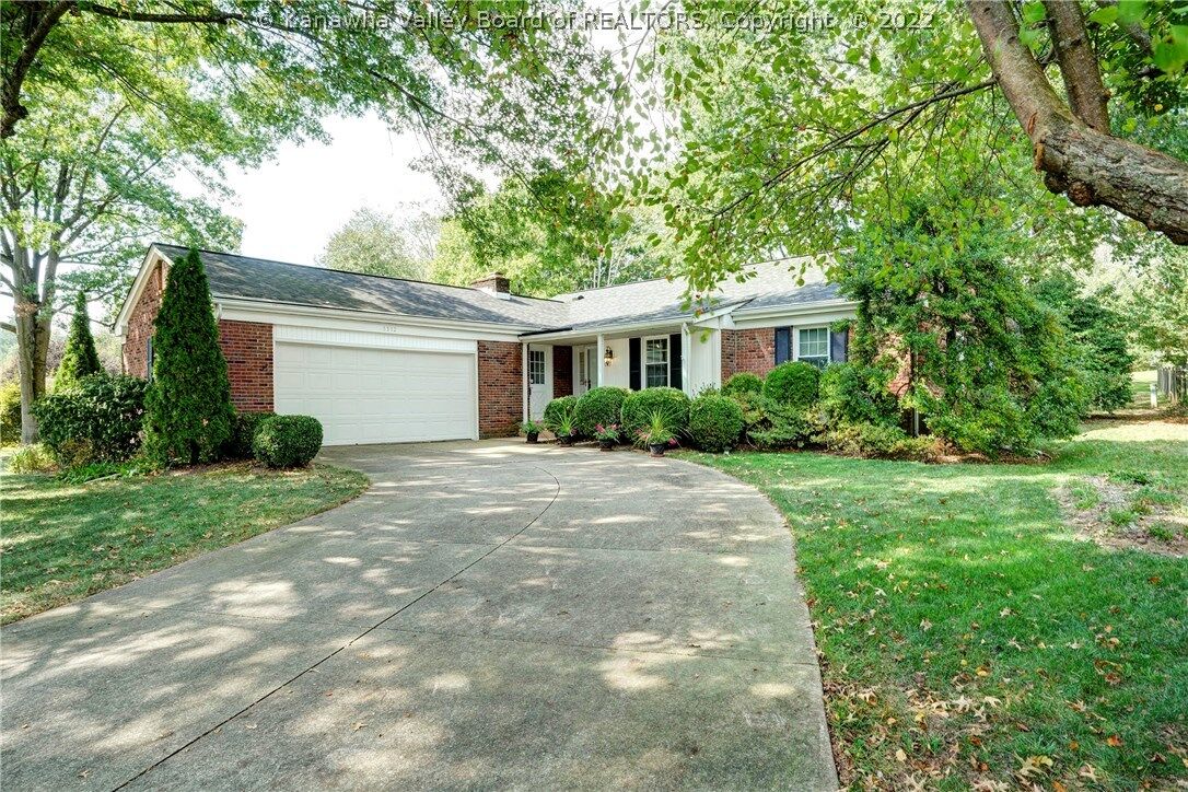 Property Photo:  5332 Shadowbrook Road  WV 25313 