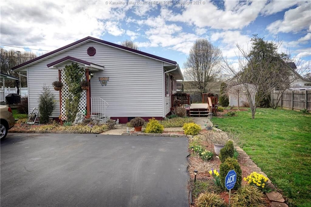 Property Photo: 244A Ivywood Street WV 25070
