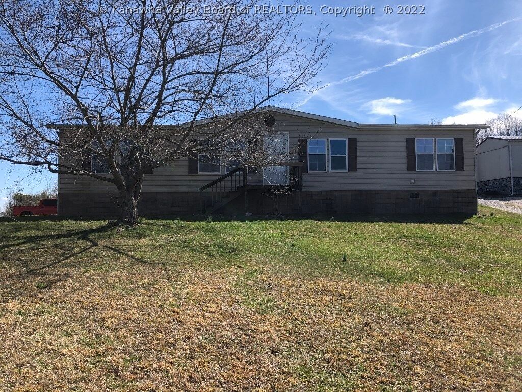 Property Photo:  17 Saratoga Lane  WV 25526 