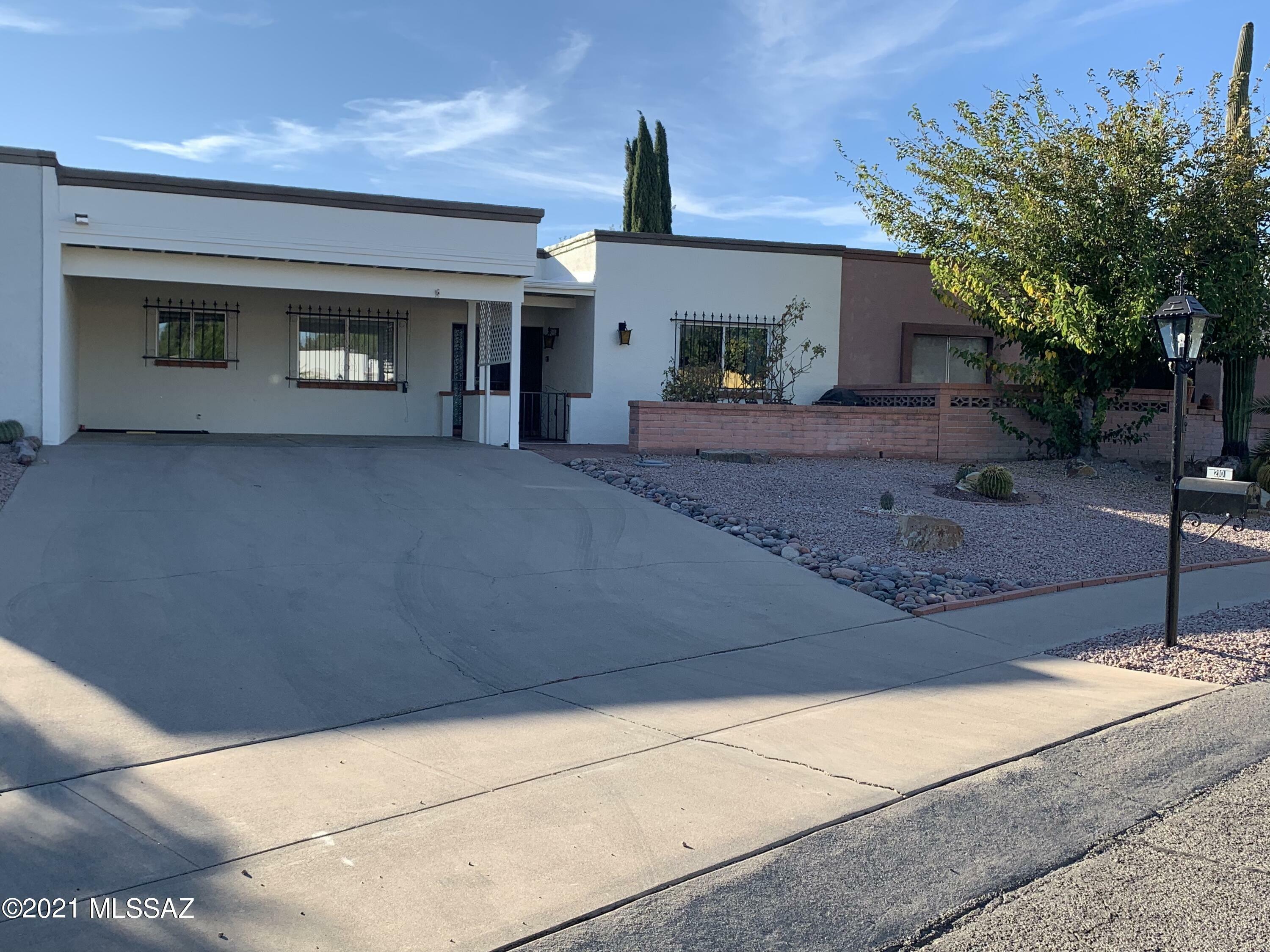 Property Photo: 210 E Paseo De Golf AZ 85614