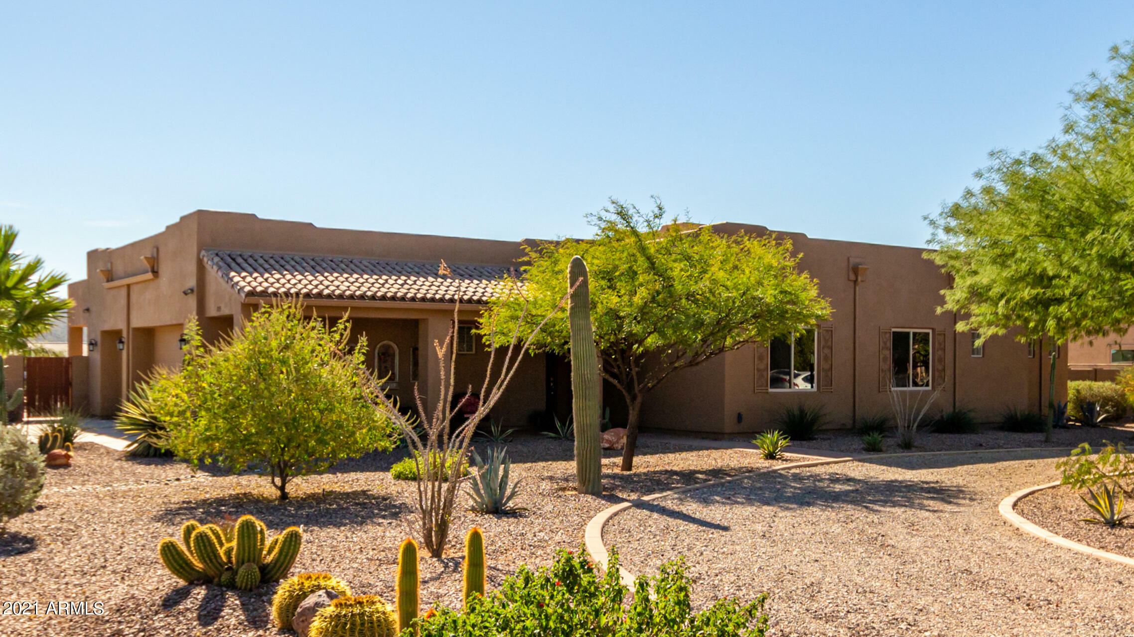 Property Photo: 1715 W Adamanda Court AZ 85086