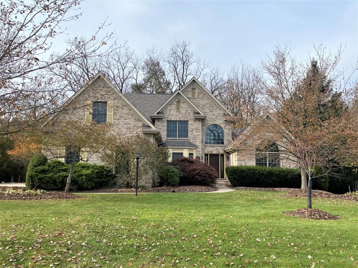 Property Photo:  815 Ascot Dr  OH 45039 