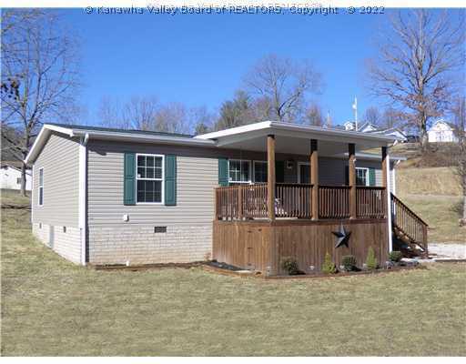 Property Photo:  18 South Ave  WV 25143 