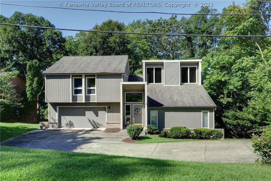 Property Photo: 438 McKinley Avenue WV 25314