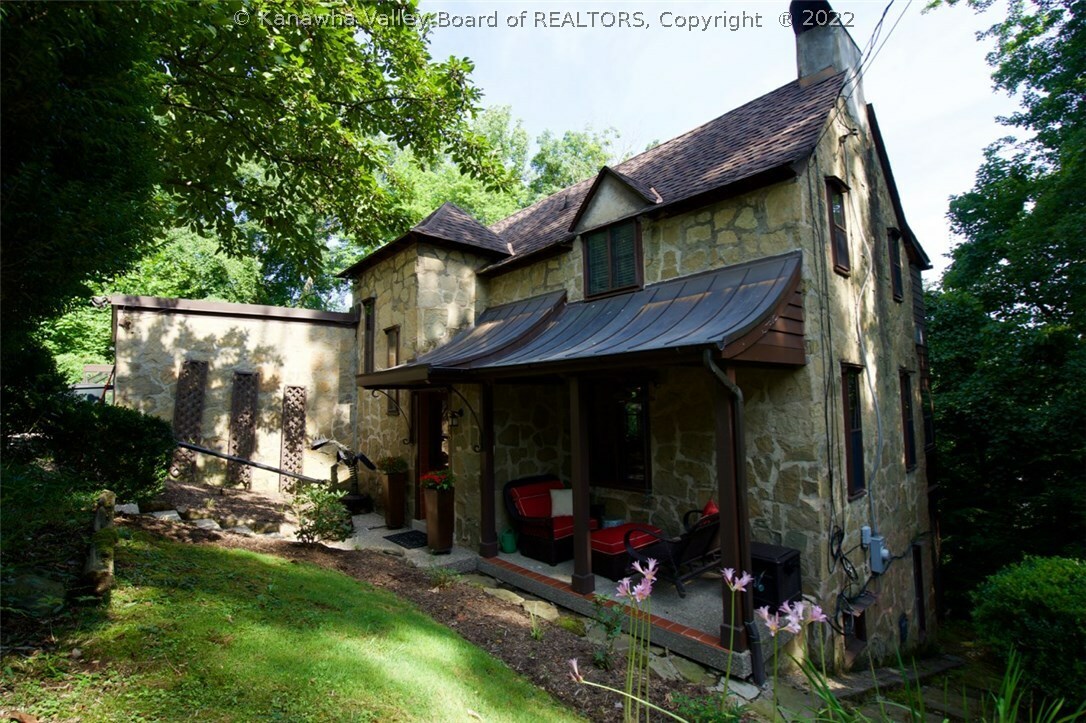 Property Photo: 618 Wood Road WV 25302
