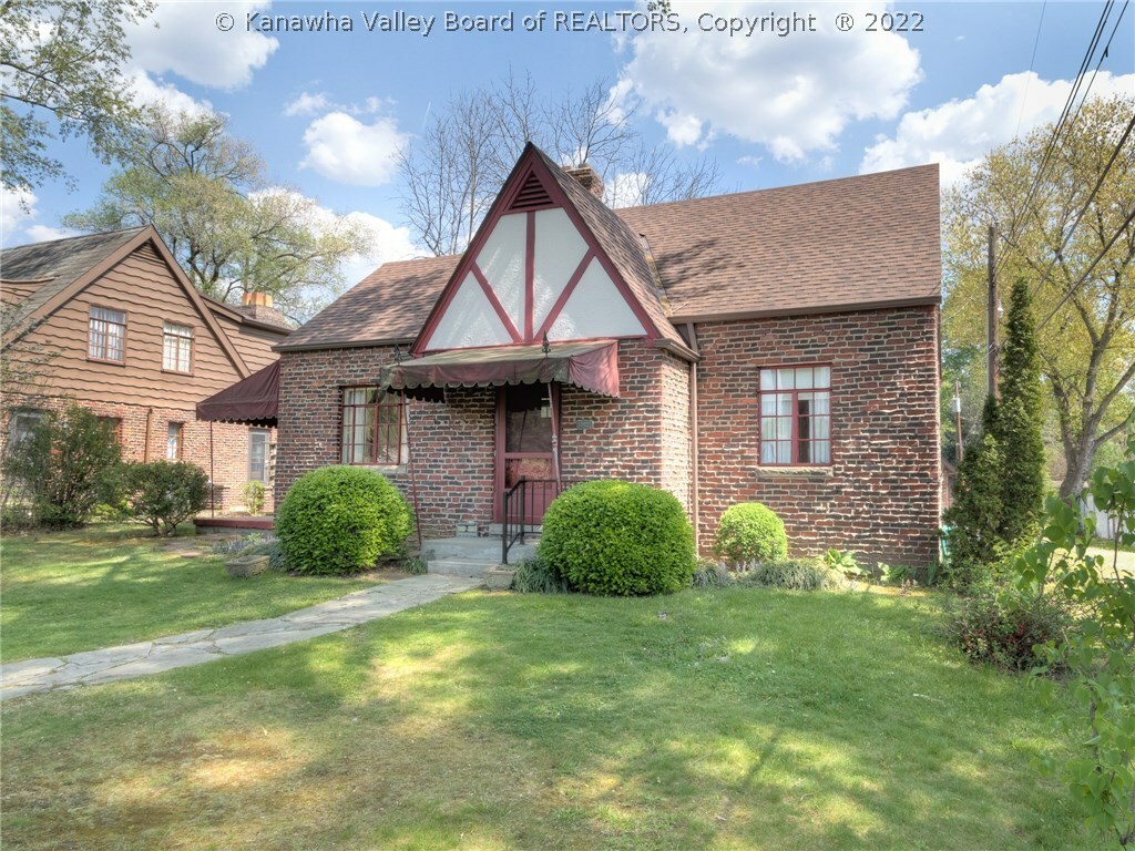 Property Photo:  2 52nd Street SE  WV 25304 