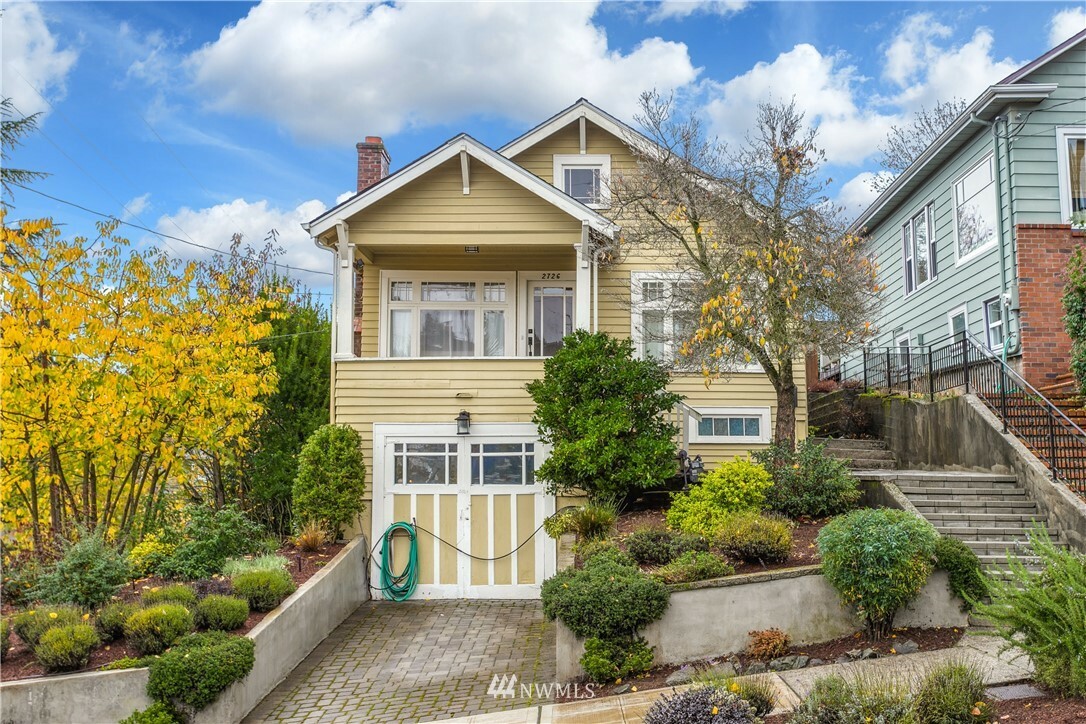 Property Photo: 2726 Mayfair Avenue N WA 98109