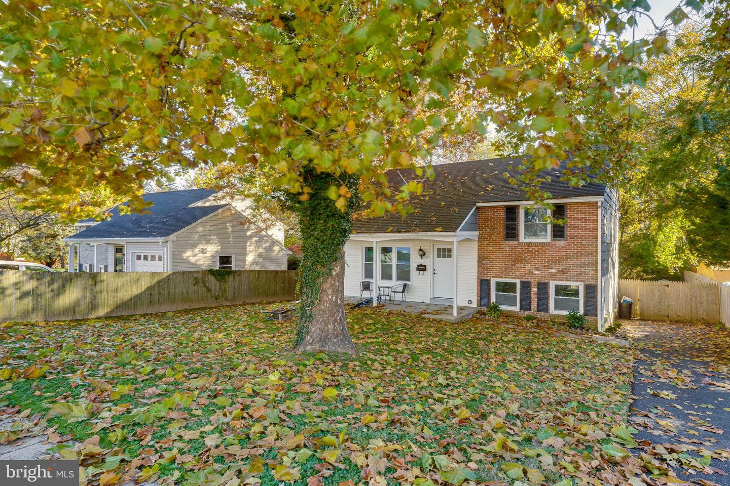 Property Photo: 304 Rolling Creek Road PA 19081