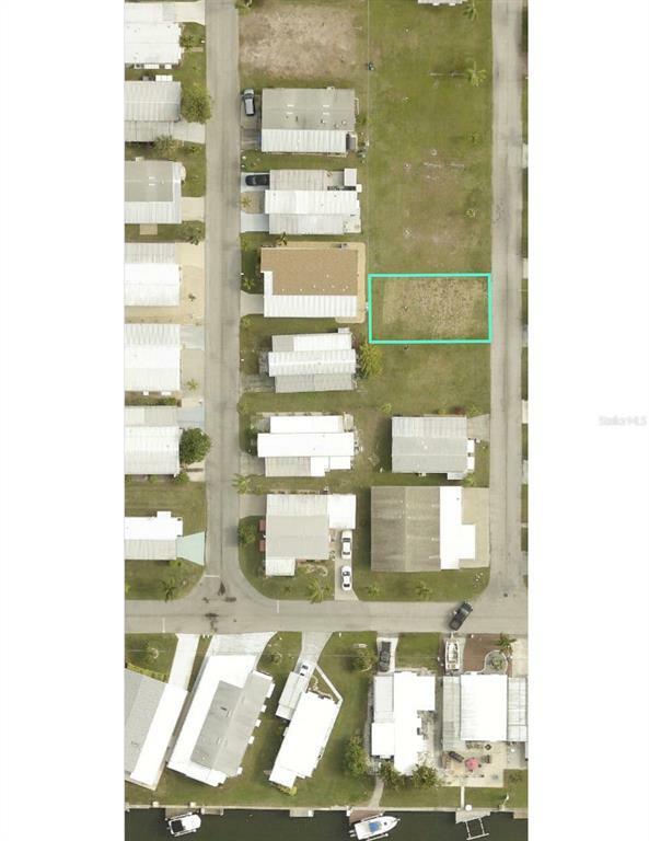 Property Photo: 7 Flores Drive FL 34221