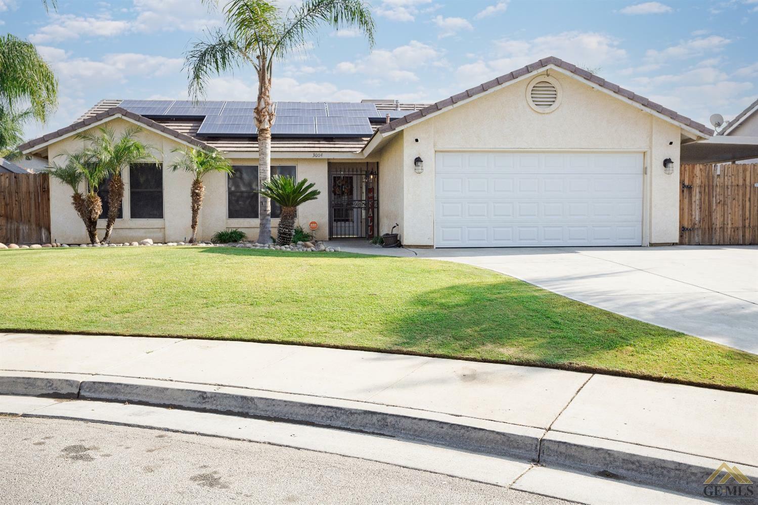 Property Photo:  3004 Dalea Street  CA 93308 