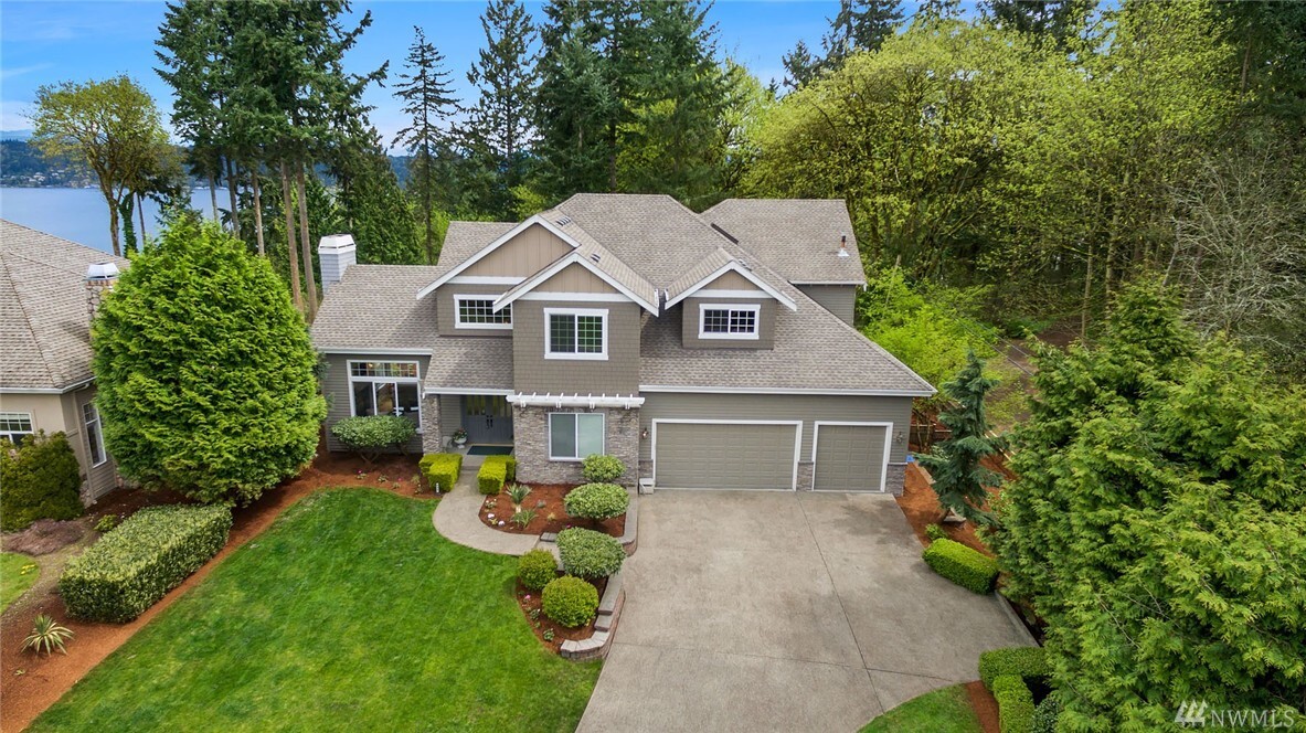 Property Photo: 898 168th Place SE WA 98008