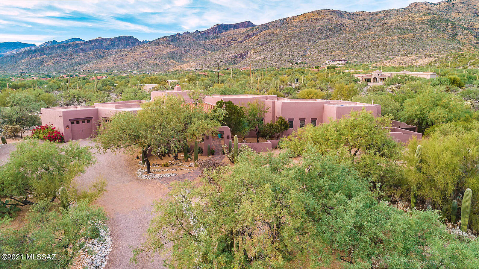 Property Photo: 10535 E Canyon Desert Place AZ 85749