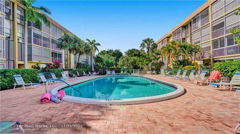 Property Photo: 367 S Federal Hwy B106 FL 33441