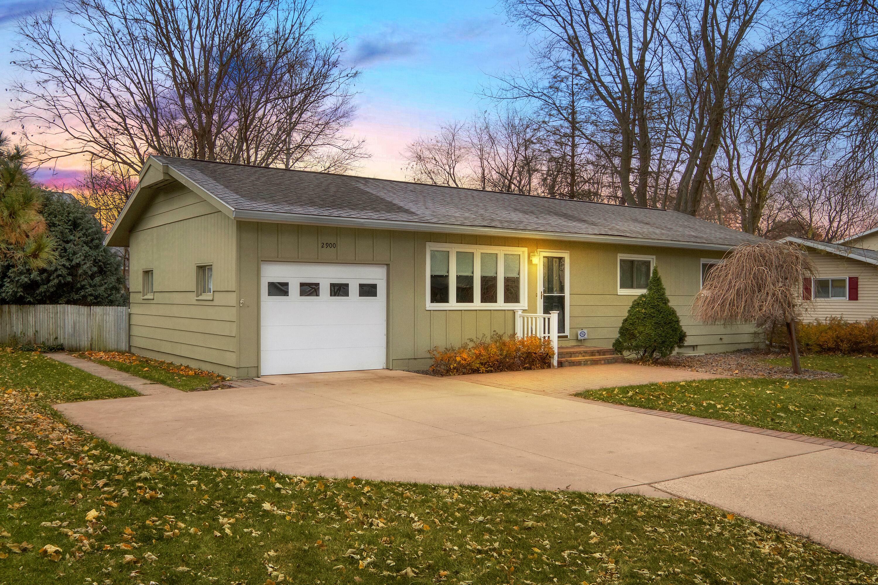 2900 Blackhawk Pl  La Crosse WI 54601 photo