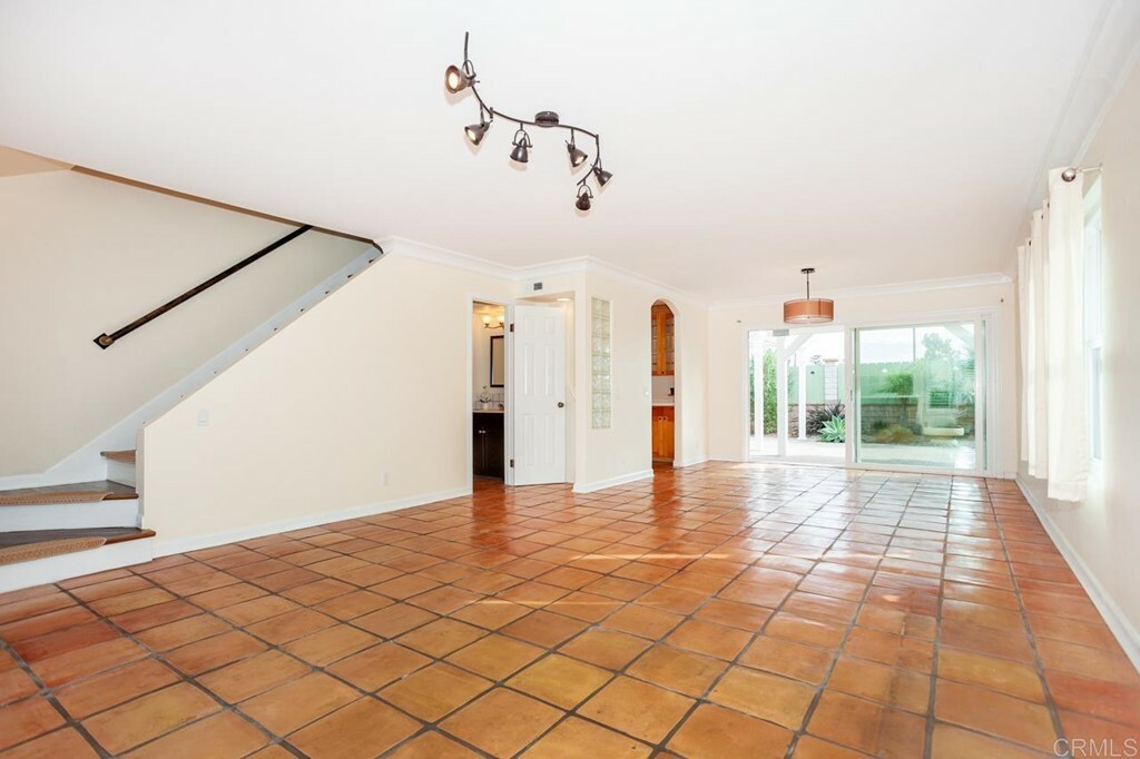 Property Photo: 545 Anchor Way CA 92008