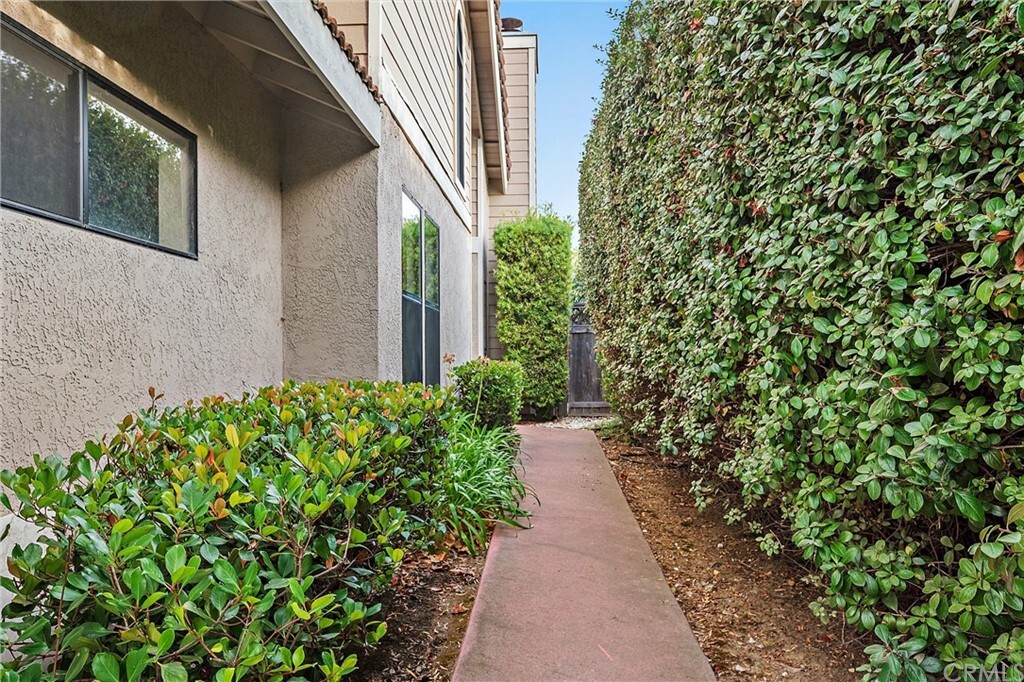 Property Photo: 298 Via San Blas CA 93401
