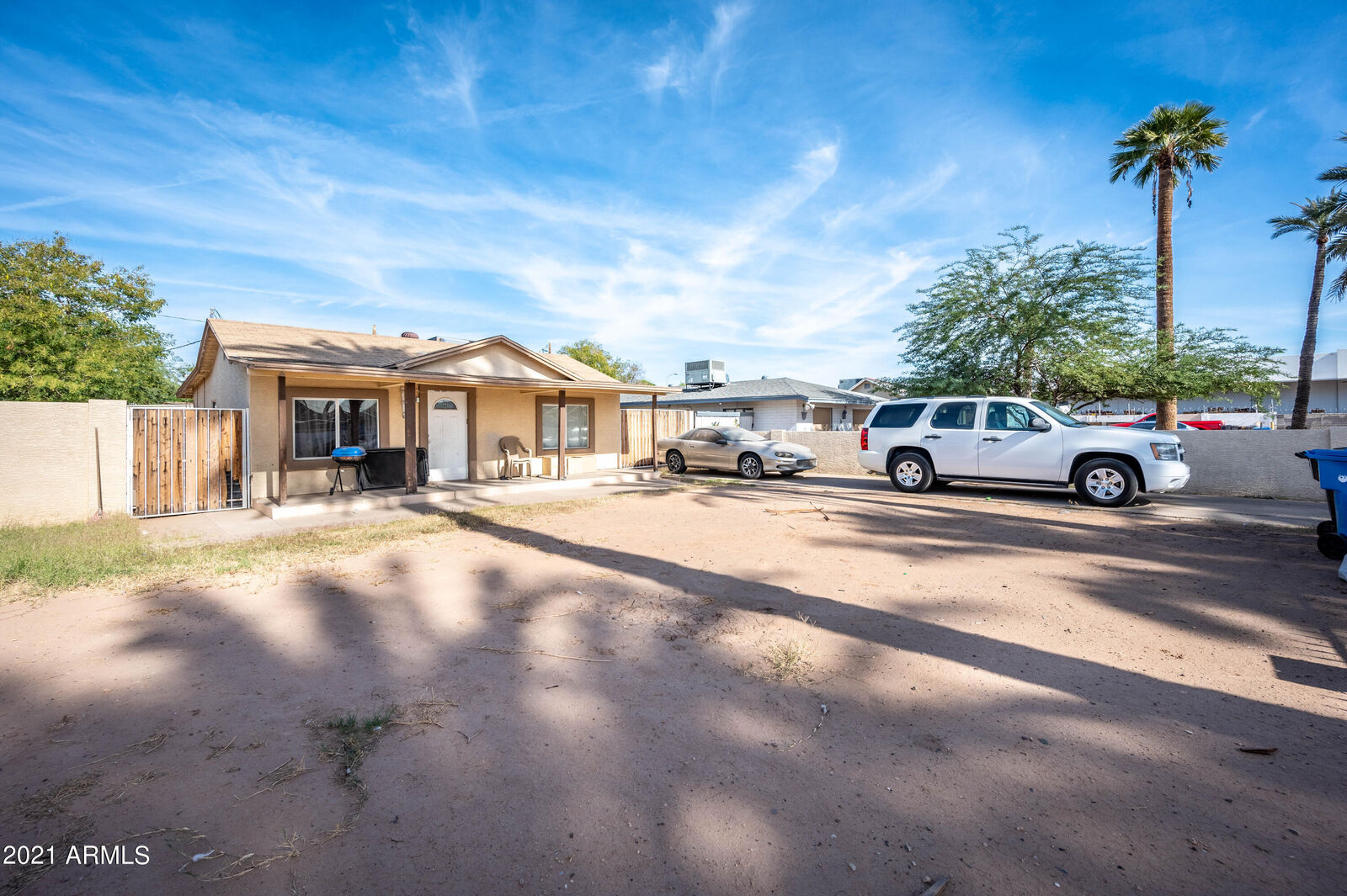 Property Photo:  2910 W Holly Street  AZ 85009