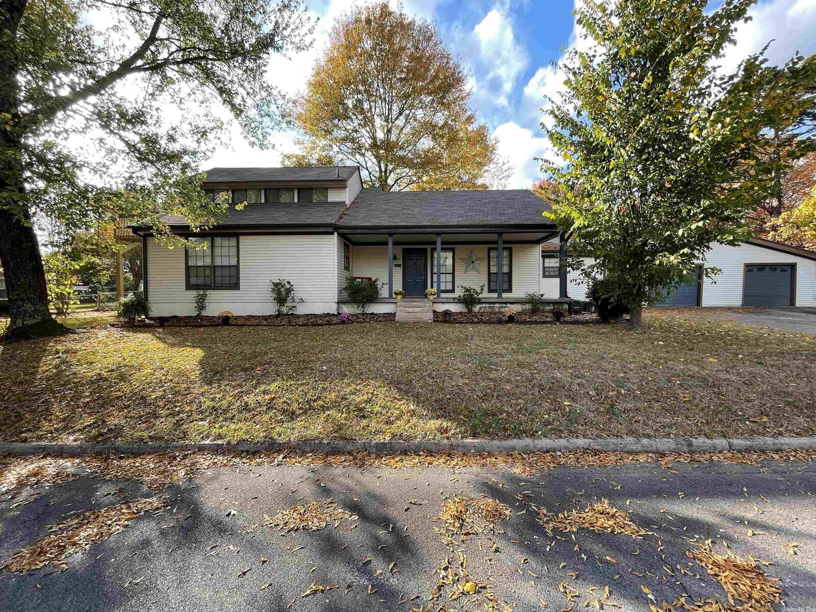 Property Photo:  5 Longview Road  AR 72118 