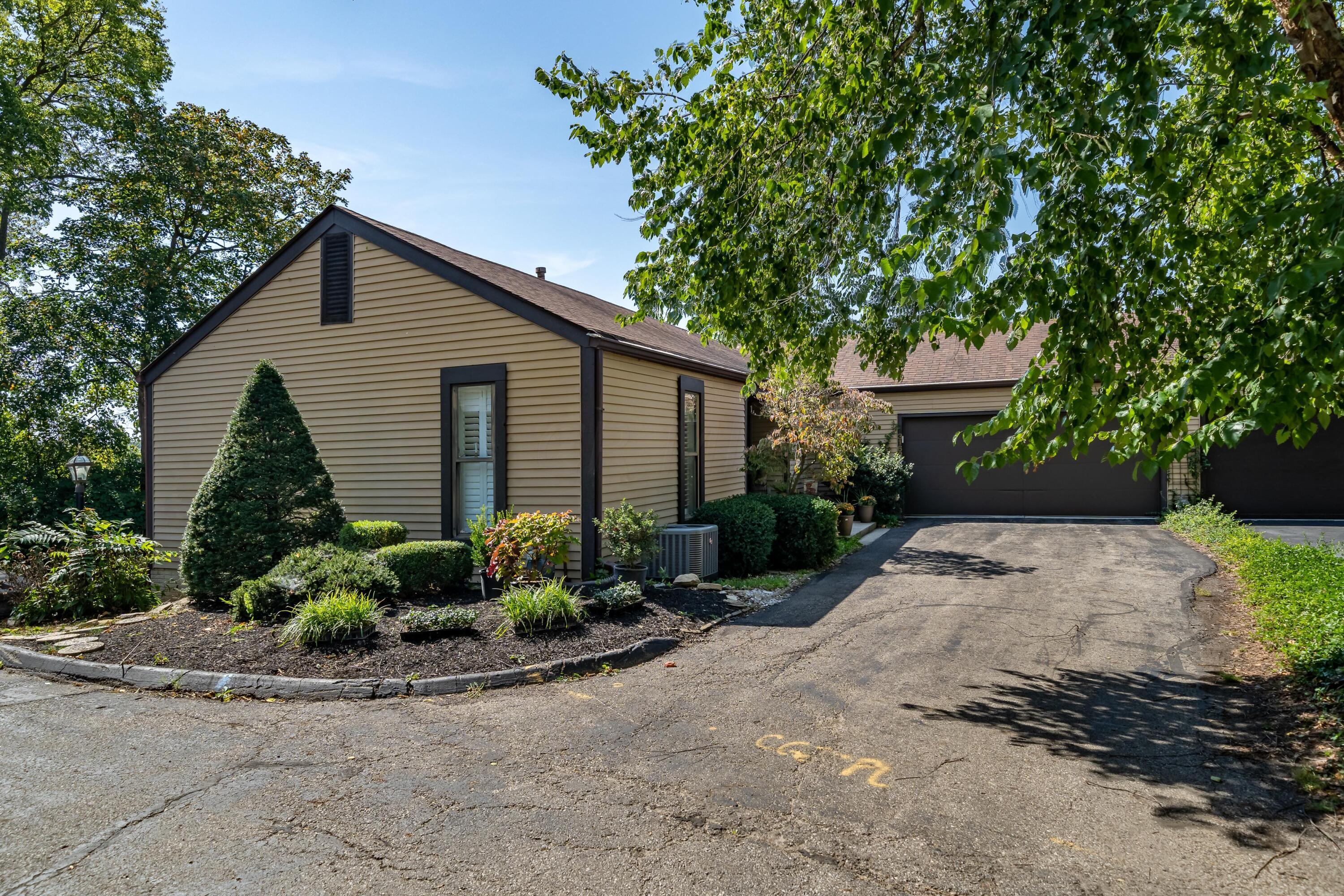 Property Photo:  3163 Rivermill Drive  OH 43220 