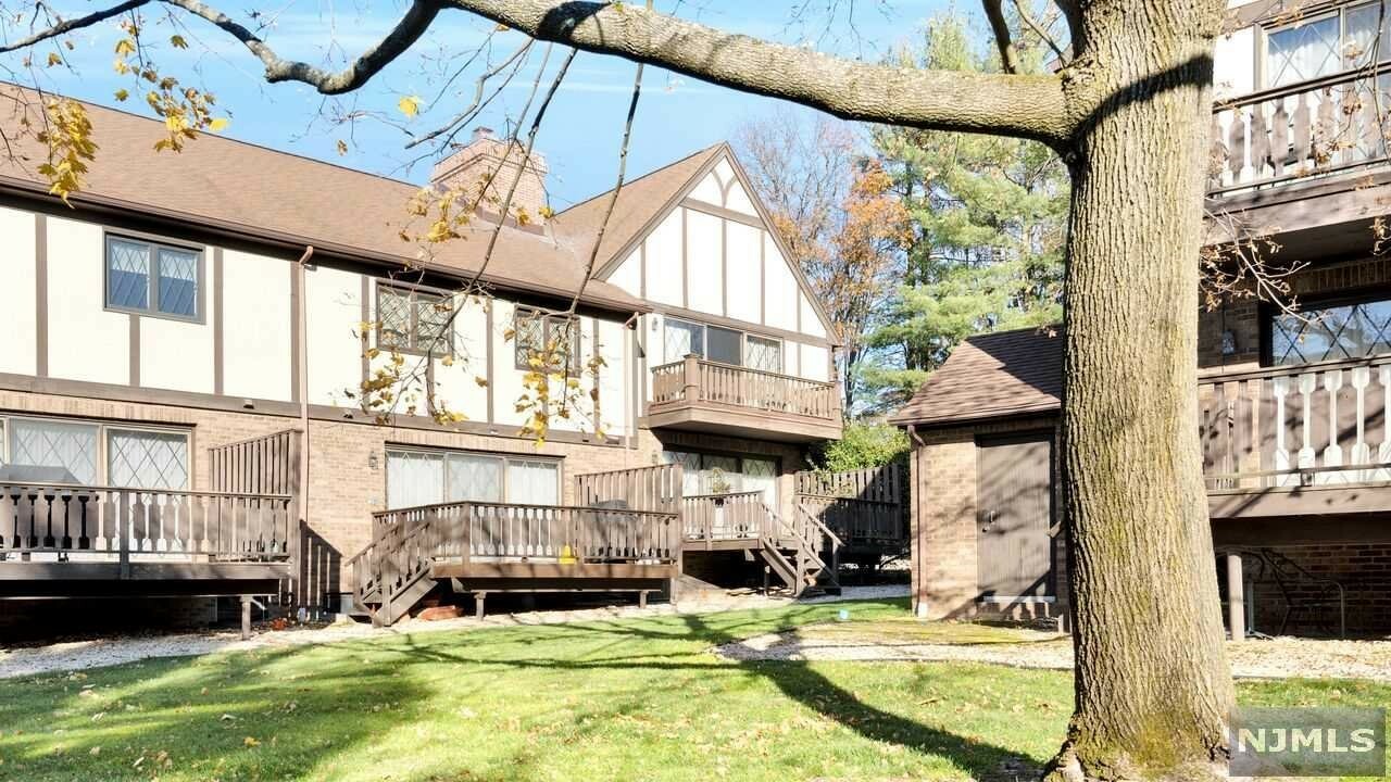 Property Photo: 24 Chelsea Court NJ 07446