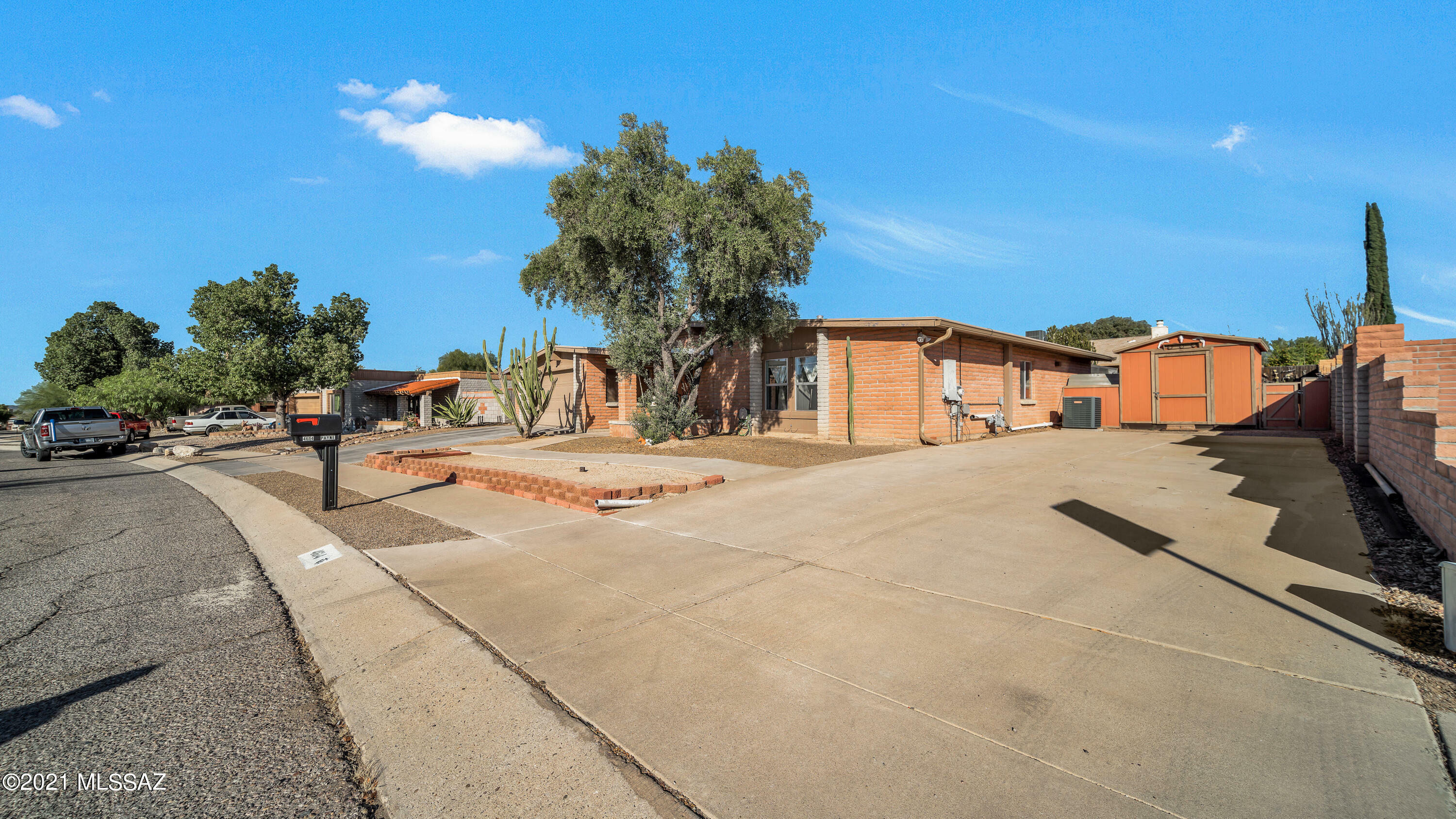 Property Photo:  4614 W Red Wolf Drive  AZ 85742 