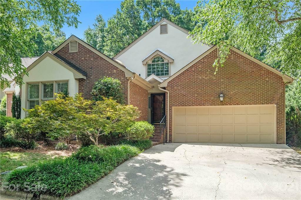 Property Photo: 5237 Wimbleton Court NC 28226