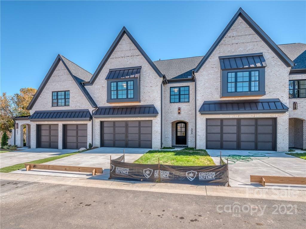 Property Photo: 111 Thorncote Place Court 17 NC 28226