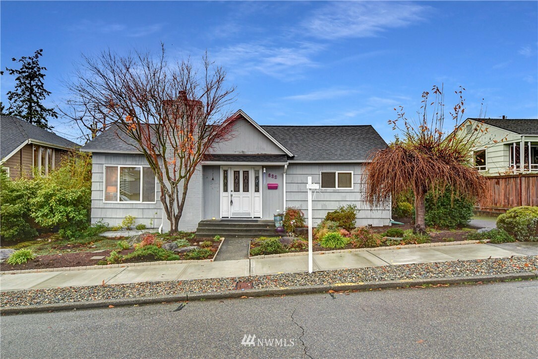 Property Photo: 633 Alder Street WA 98020