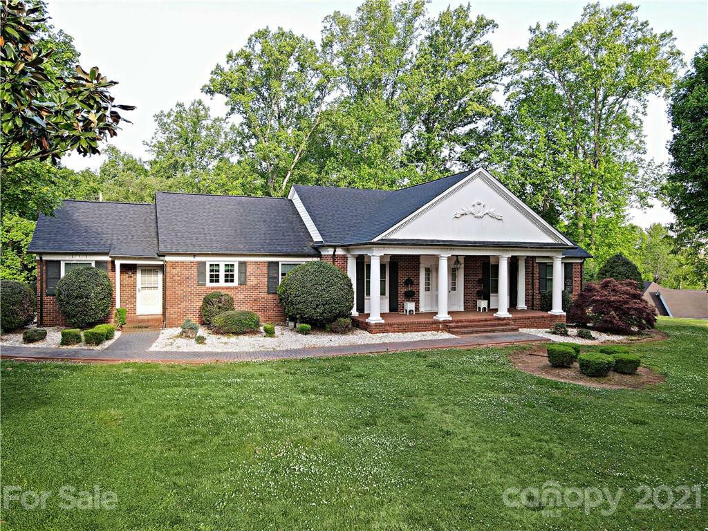 Property Photo:  1574 Jarrett Farm Road  NC 28658 