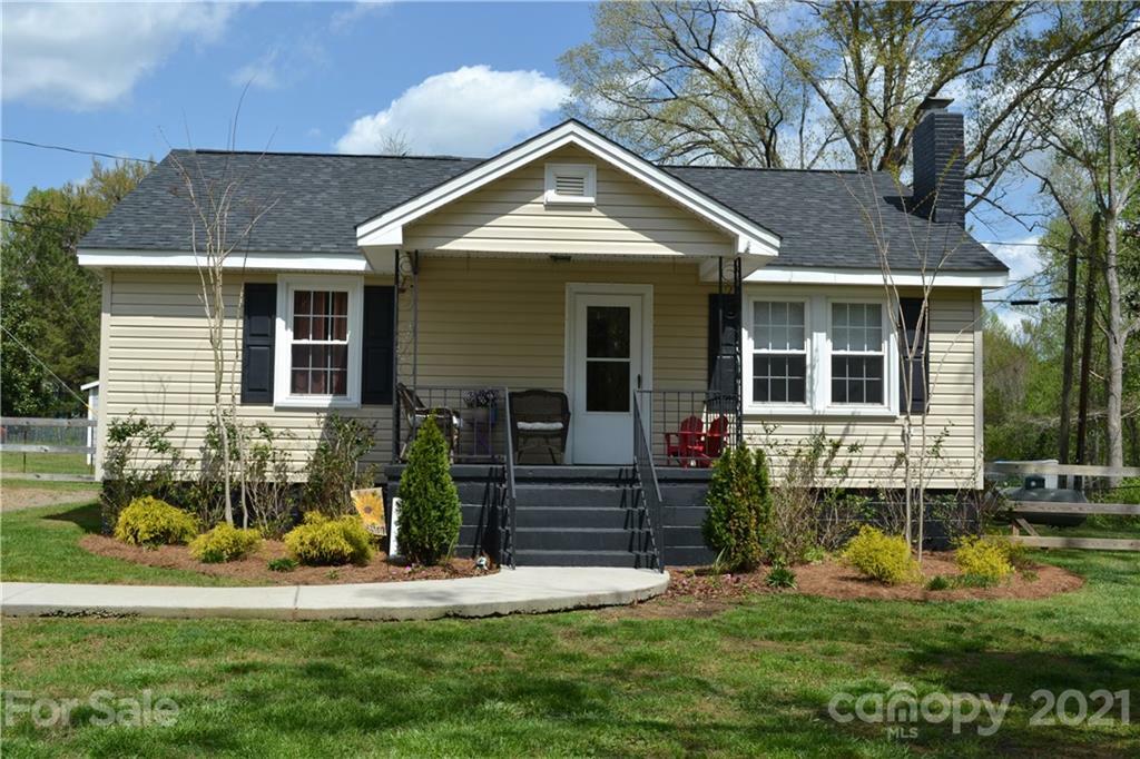 Property Photo:  108 North Street  NC 28077 