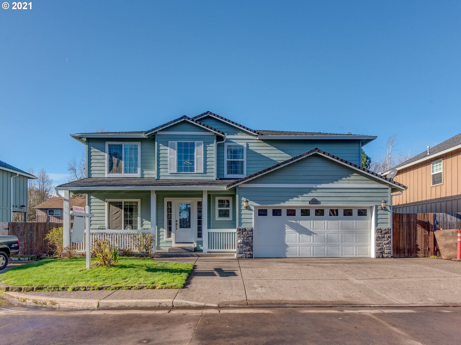 Property Photo: 6451 Thurston Rd OR 97478