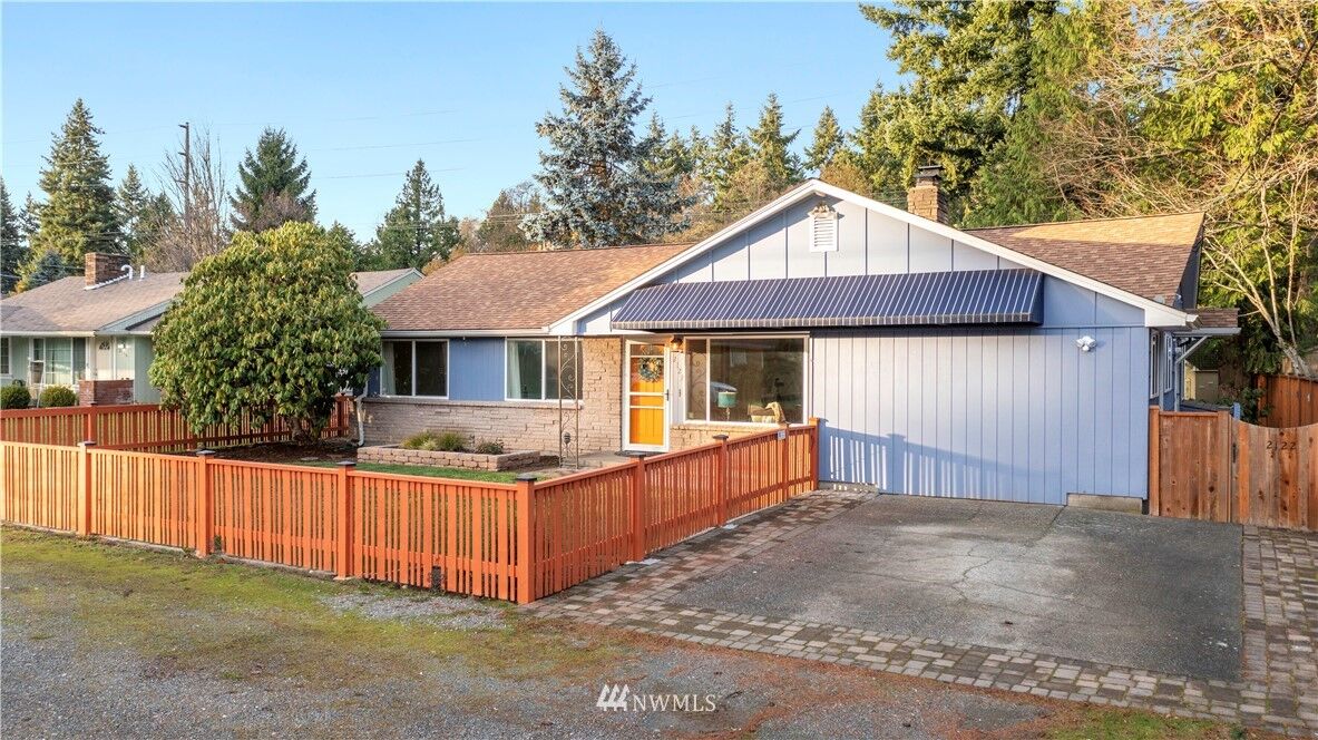 Property Photo: 2122 N 194th Street WA 98133