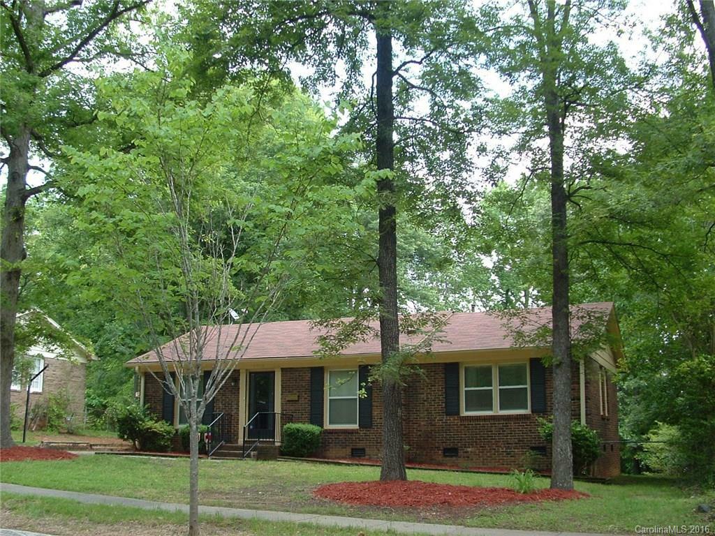 Property Photo:  5918 Eastbrook Road  NC 28215 