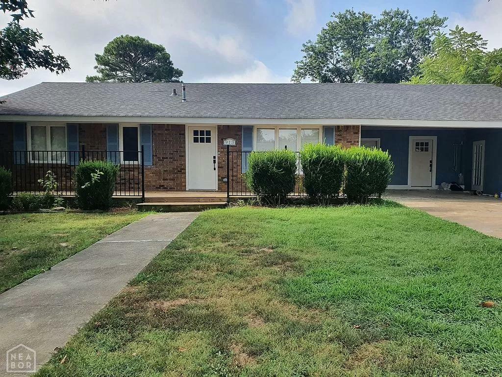 Property Photo: 913 Locust Drive AR 72401