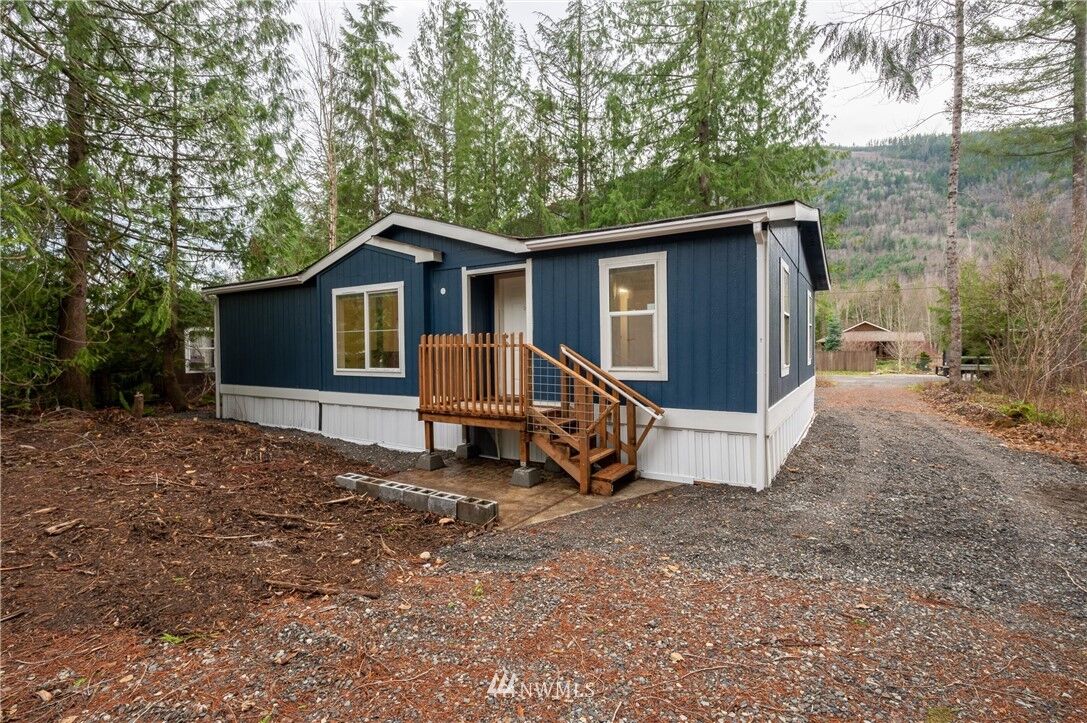 Property Photo:  162 Sprague Valley Drive  WA 98266 