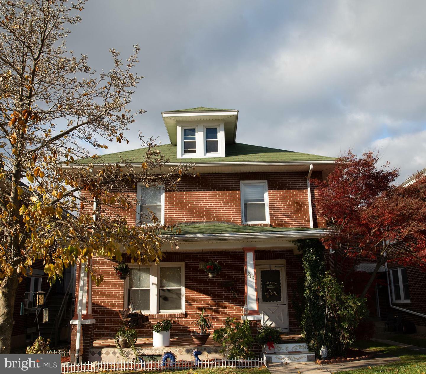 Property Photo: 213 W Granada Avenue PA 17033