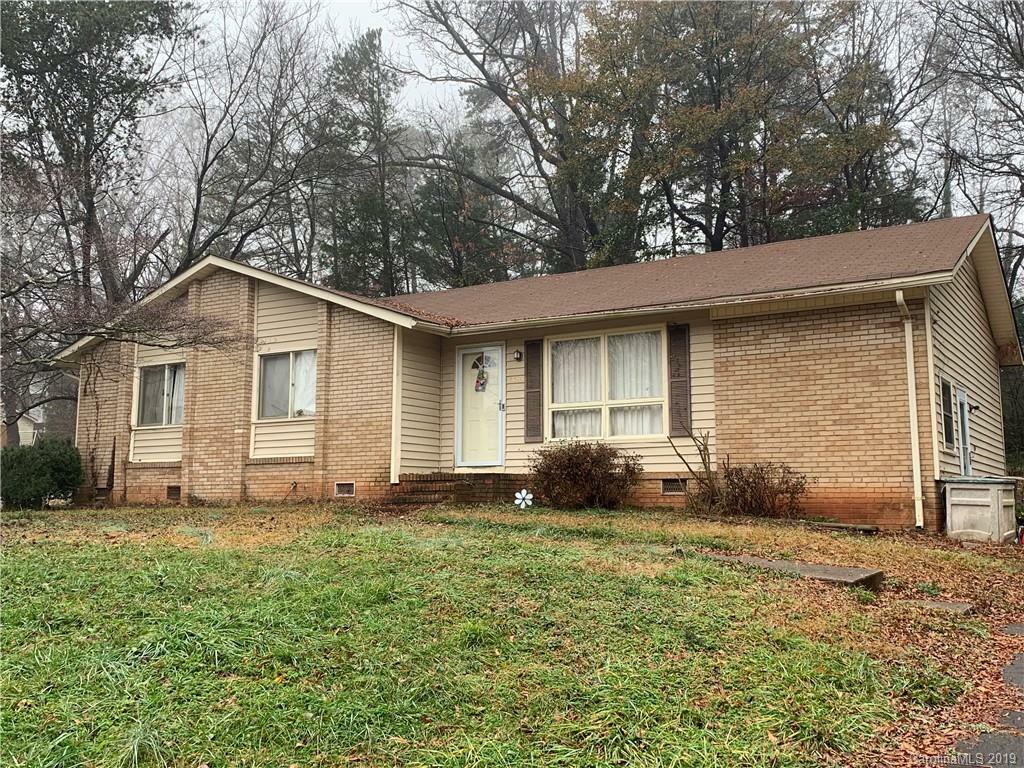 Property Photo:  7401 Riding Trail Road  NC 28212 