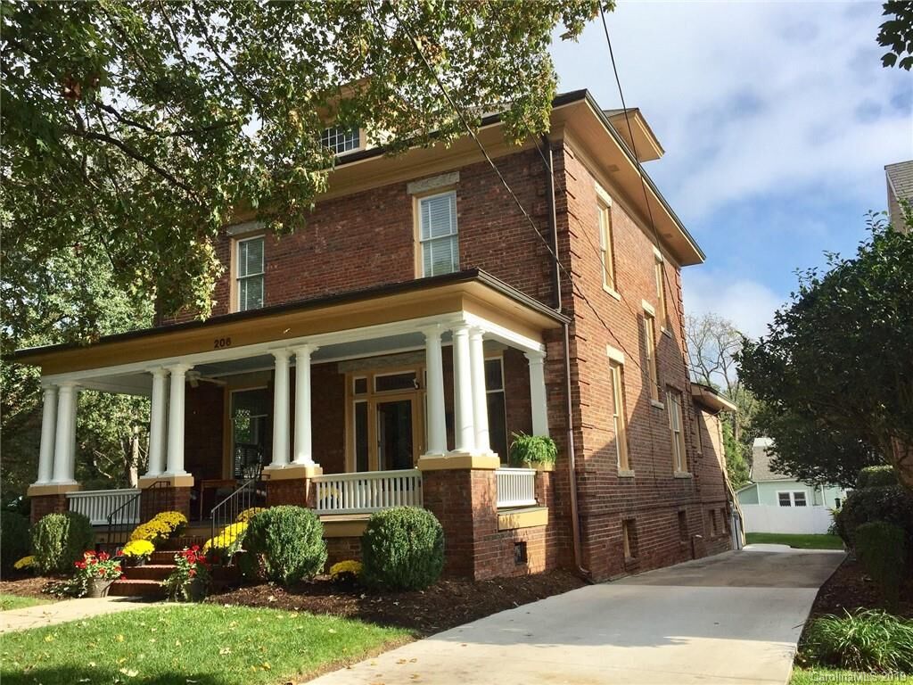 Property Photo: 206 W Thomas Street NC 28144