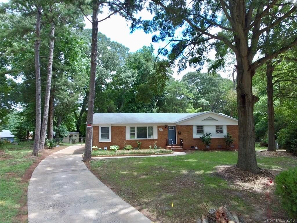 Property Photo:  4608 Mendham Drive  NC 28215 